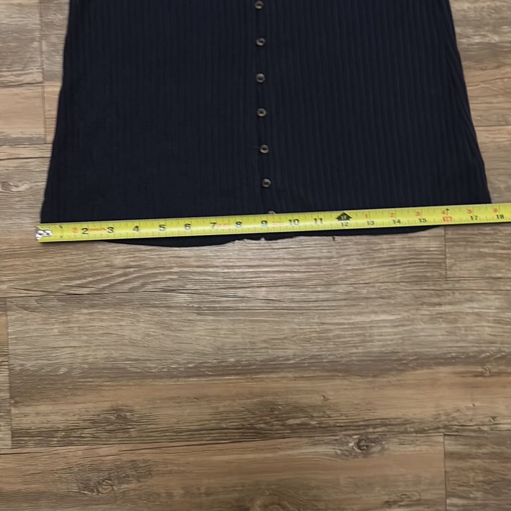 AEO grey button detail tank NWT - Picture 7 of 12